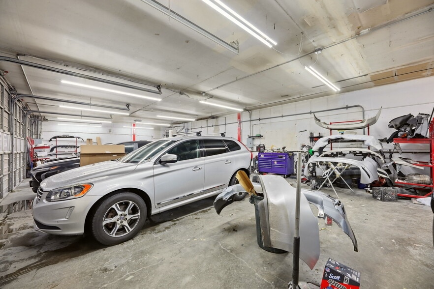 More Photos Of 13036 Lake City Way NE, Seattle Auto Dealership For Sale