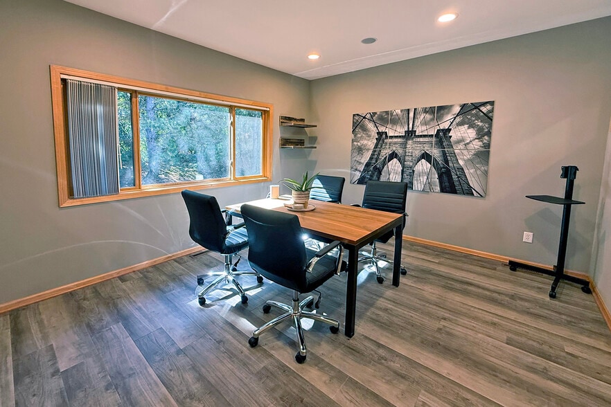 More Photos Of 5770 Blackshire Path, Inver Grove Heights Office For Sale