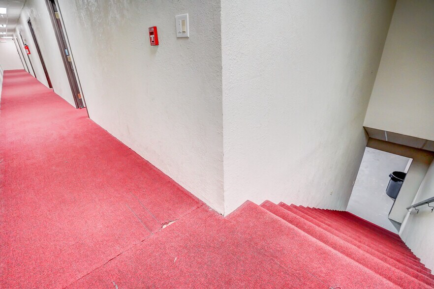 More Photos Of 950 S Central Ave, Compton Schools For Sale