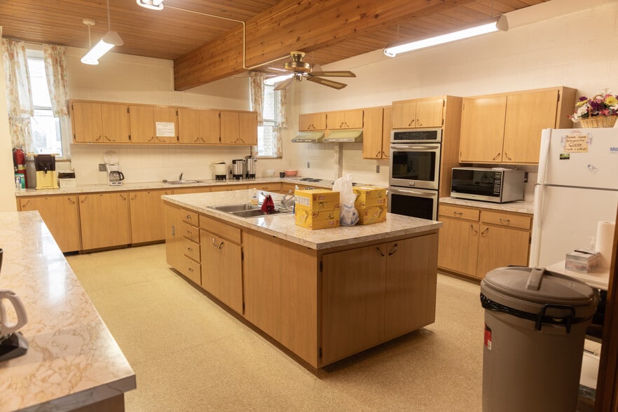 More Photos Of 381 H St, Hampton Religious Facility For Sale