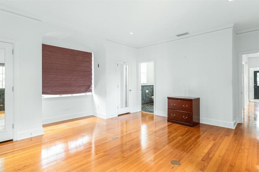 More Photos Of 1202 E Park Ave, Tallahassee Office Residential For Sale