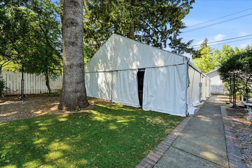 More Photos Of 508 NW 3rd Ave, Canby Religious Facility For Sale