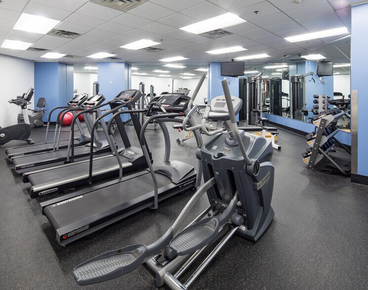 More Photos Of 400 Northridge Rd, Atlanta Office For Lease