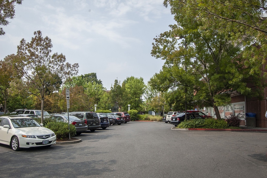 More Photos Of 2650 NE Martin Luther King Blvd, Portland Freestanding For Lease