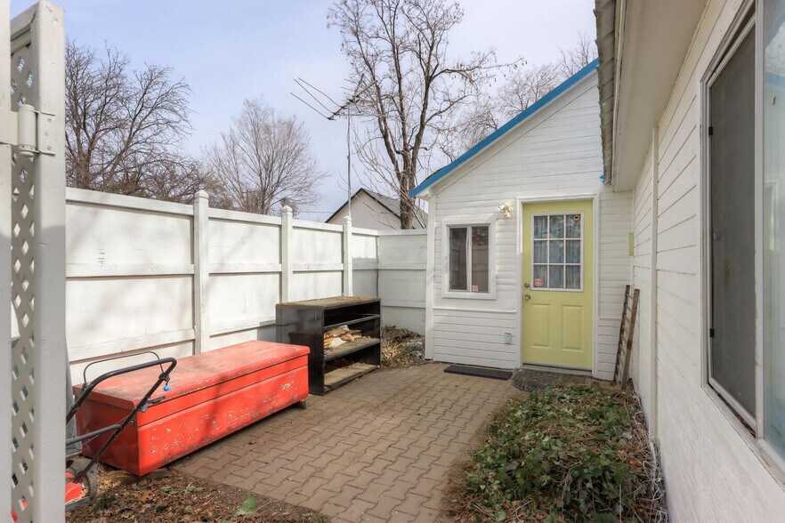 More Photos Of 218 N Avenue C, Kuna Apartments For Sale