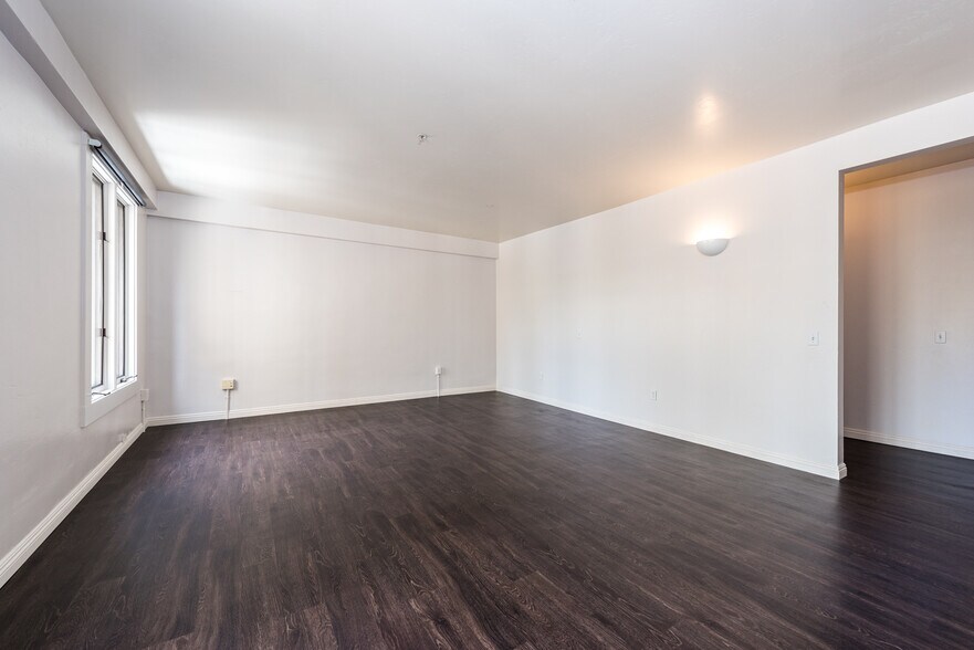 More Photos Of 1043-1045 6th Ave, San Diego Storefront Retail Residential For Sale