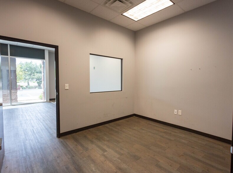 More Photos Of 1940 W Elliot Rd, Gilbert Food Processing For Lease