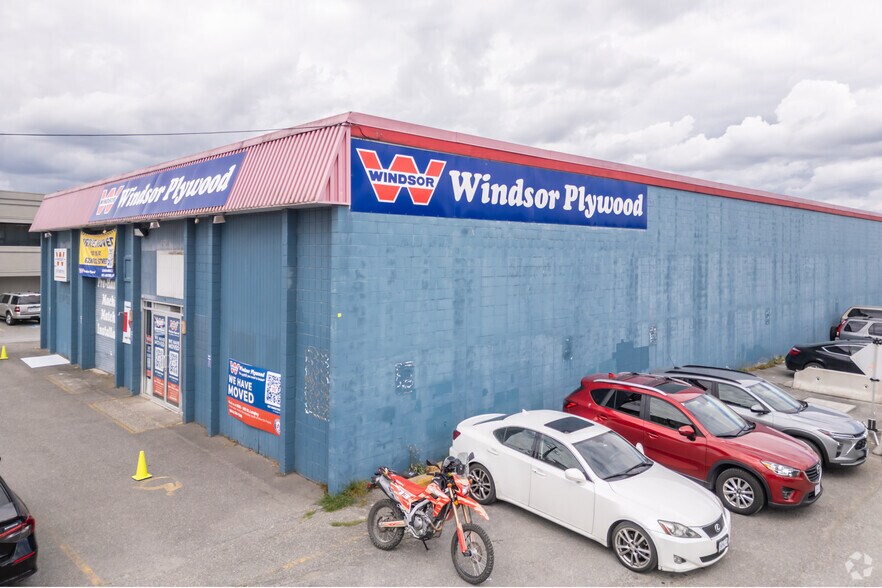 Primary Photo Of 5750 203 St, Langley Freestanding For Sale