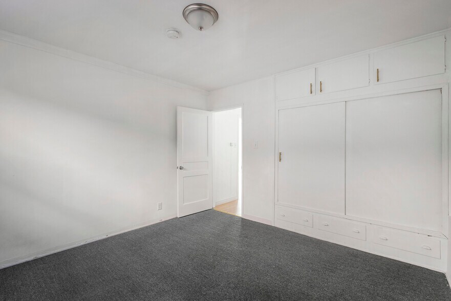 More Photos Of 1933 Hillhurst Ave, Los Angeles Office For Lease