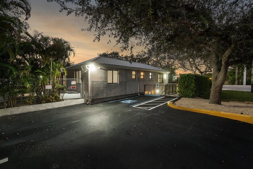 More Photos Of 112 SE 10th St, Delray Beach Office Residential For Lease