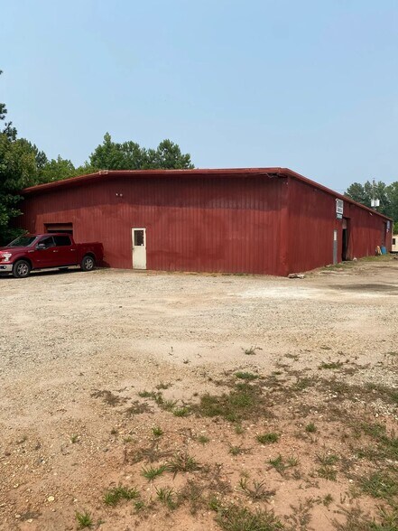 More Photos Of 1629 Roadhaven Dr, Stone Mountain Warehouse For Sale