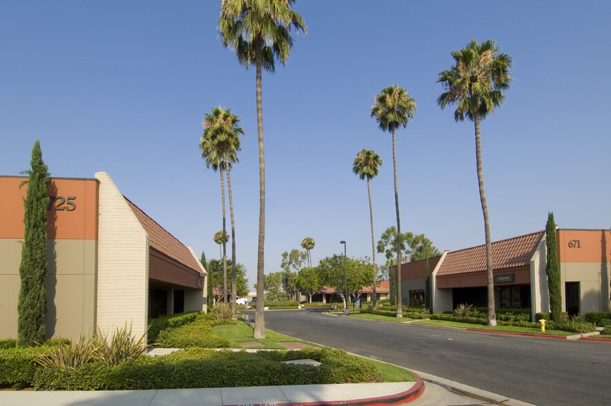 More Photos Of 657-727 Brea Canyon Rd, Walnut Unknown For Lease
