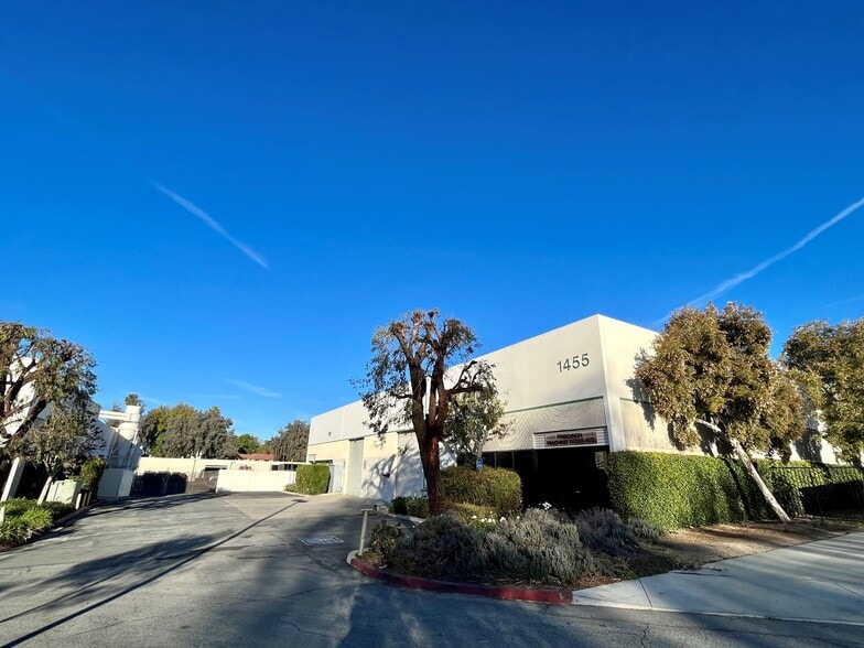 More Photos Of 1455 Palomares Ave, La Verne Warehouse For Lease