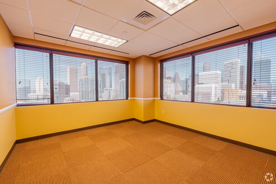 More Photos Of 1315 St Joseph Pky, Houston Medical For Sale