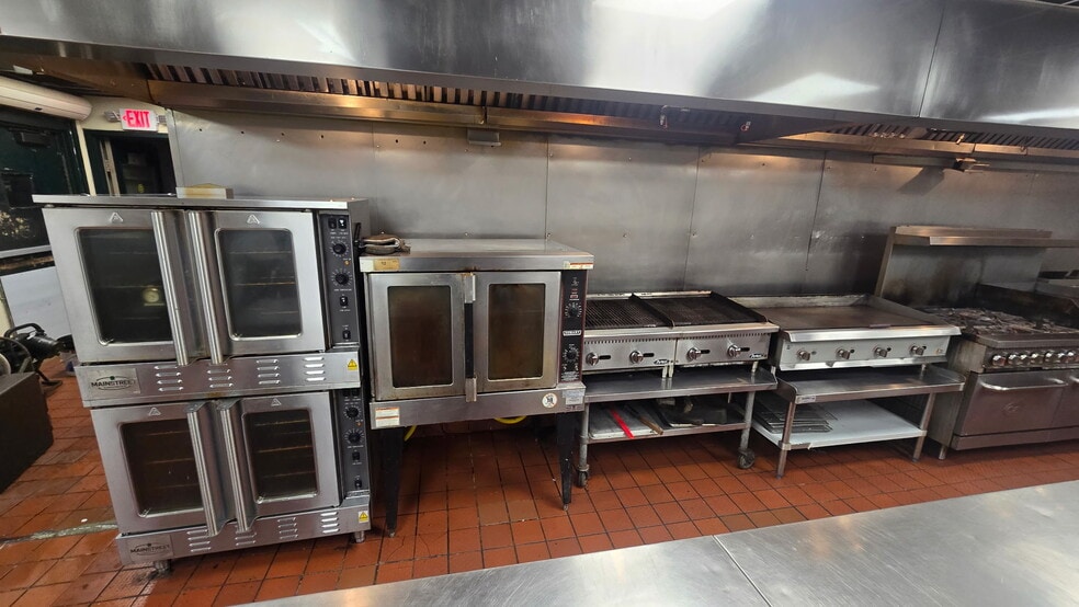 More Photos Of 80 Franklin Mills Blvd, Philadelphia Restaurant For Sale