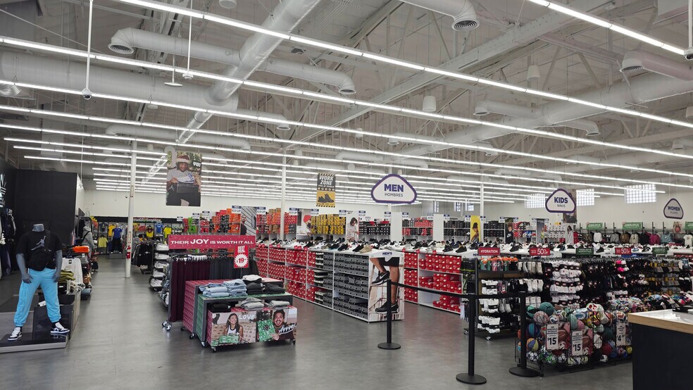 More Photos Of 6607 S Atlantic Ave, Bell Storefront For Sale