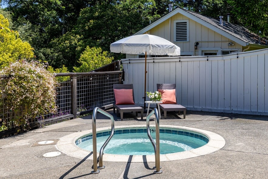 More Photos Of 1805 Foothill Blvd, Calistoga Hospitality For Sale