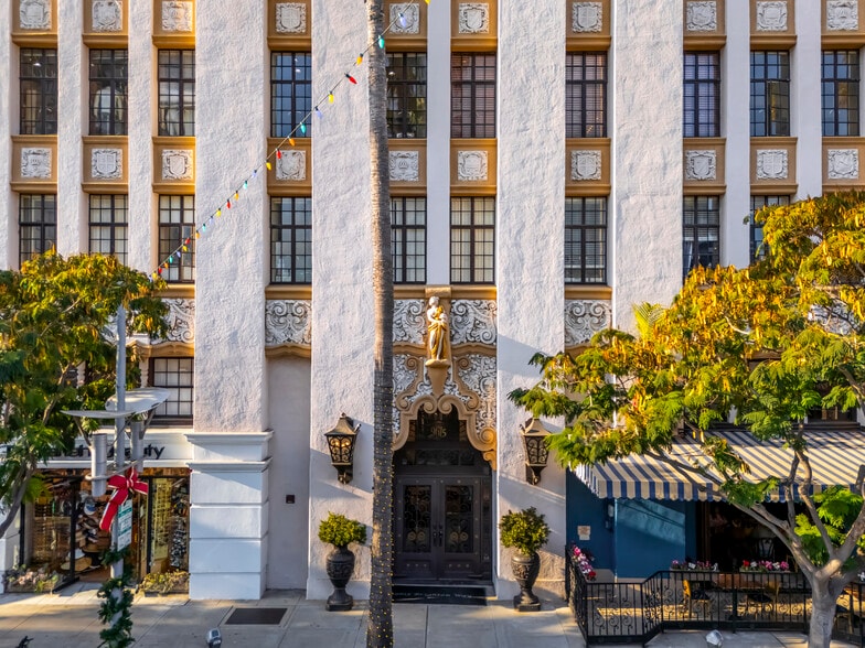 More Photos Of 9601-9621 Brighton Way, Beverly Hills Medical For Lease