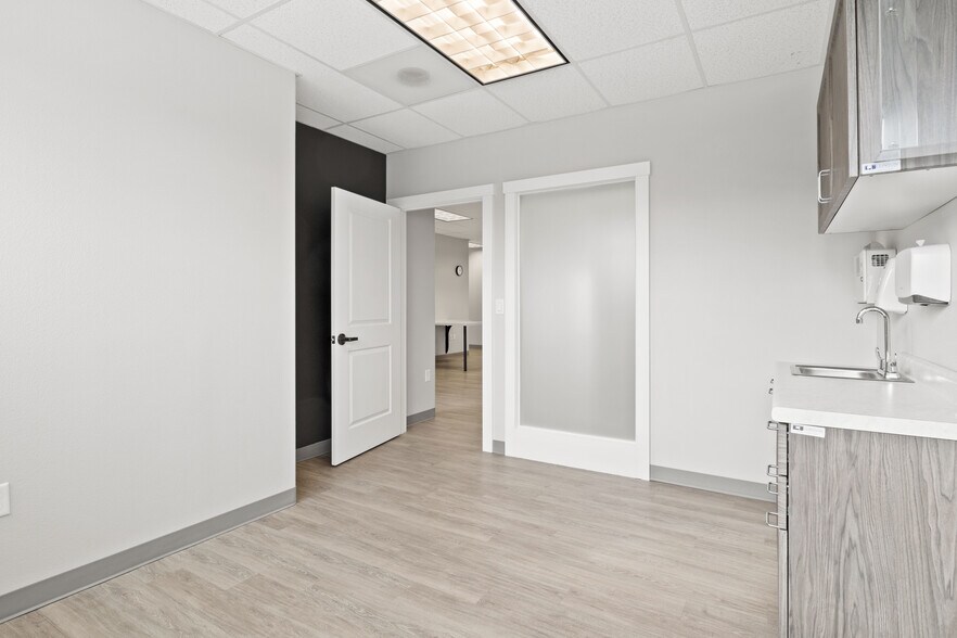 More Photos Of 350 Miller St SE, Salem Office For Sale