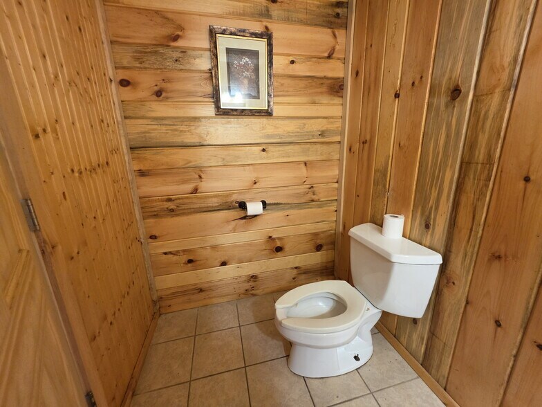 More Photos Of N12757 Rindahl Valley Rd, Osseo Warehouse For Lease