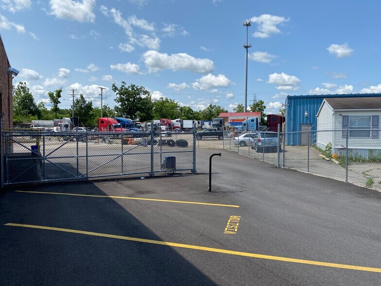 More Photos Of 1516 Nicholas Rd, Dayton Warehouse For Lease