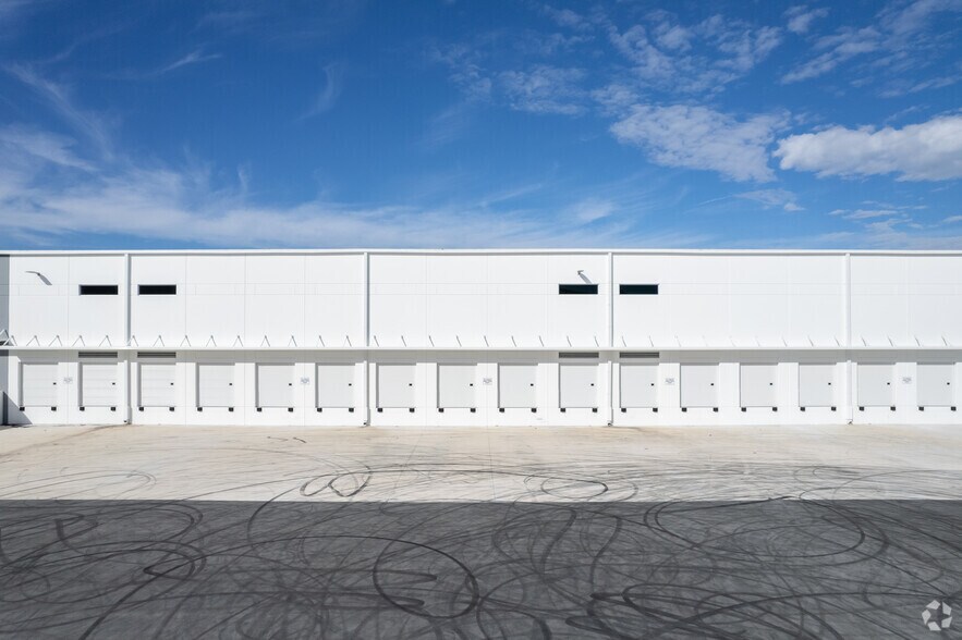 More Photos Of 10702 NW 147 St, Hialeah Gardens Distribution For Lease