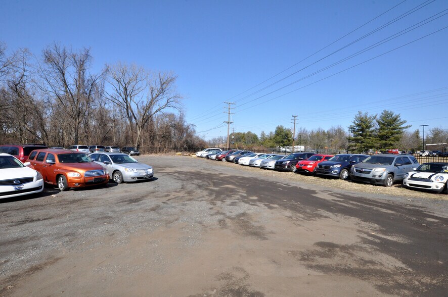 More Photos Of 1634 Nottingham Way, Hamilton Auto Dealership For Sale