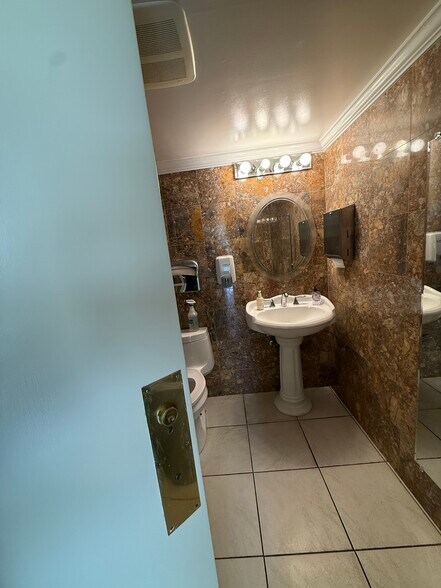 More Photos Of 2150 Mariner Square Dr, Alameda Office For Lease