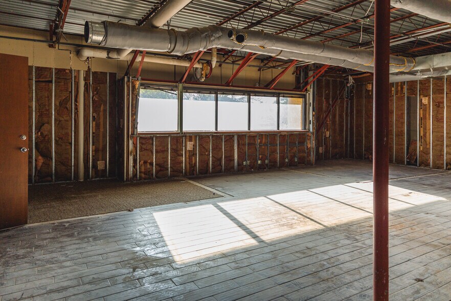 More Photos Of 3200 E Memorial Rd, Edmond Medical For Sale