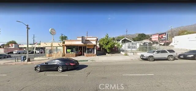 More Photos Of 7055 Foothill Blvd, Tujunga Office For Sale