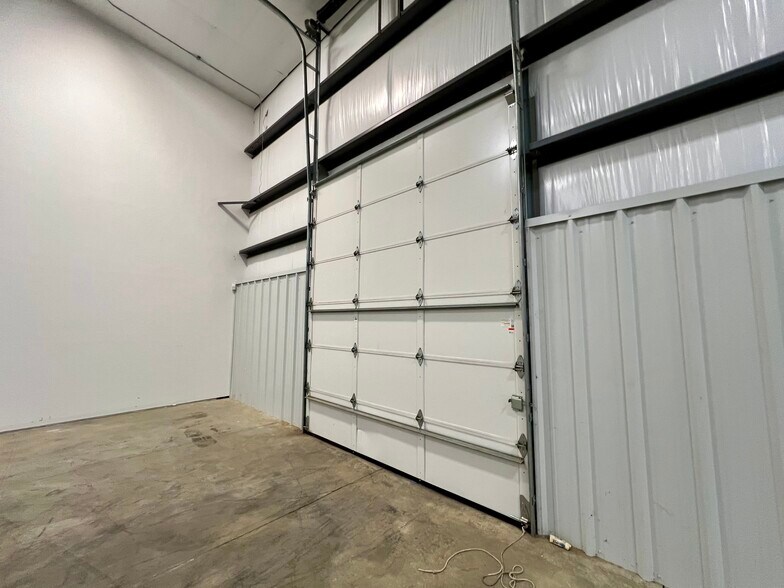 More Photos Of 185 Airport Rd, Fayetteville Warehouse For Lease