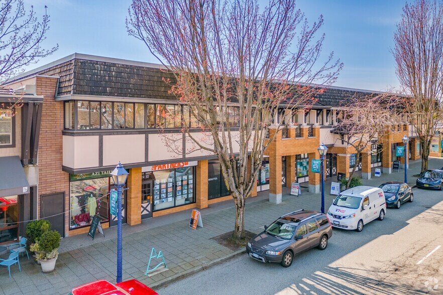 Primary Photo Of 2438 Marine Dr, West Vancouver Storefront Retail Office For Lease