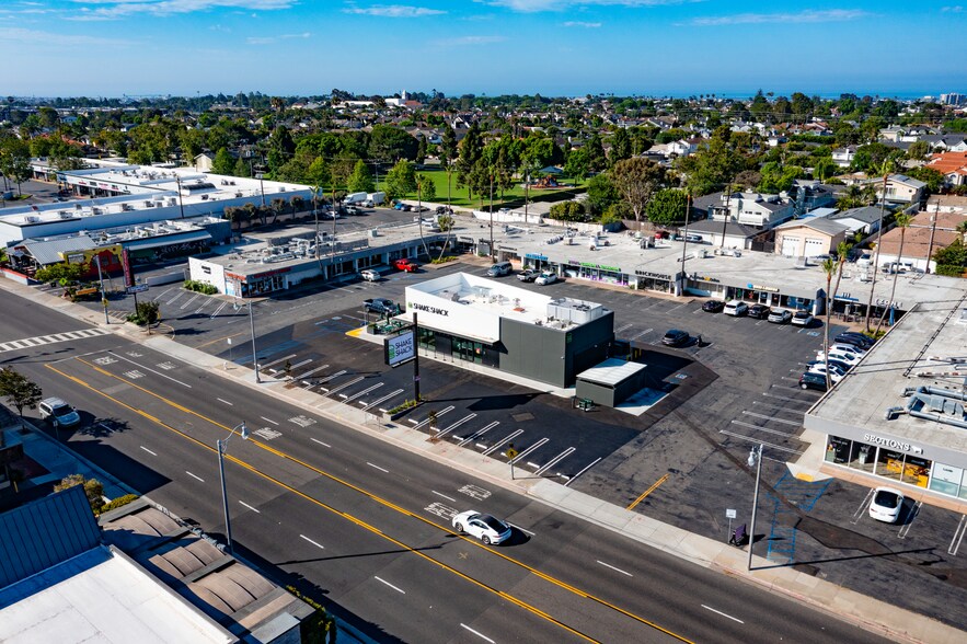 More Photos Of 333 E 17th St, Costa Mesa Freestanding For Sale