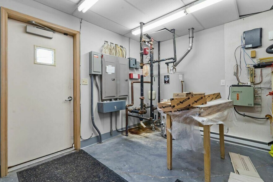 More Photos Of 150 Mensa Dr, Noblesville Office For Sale