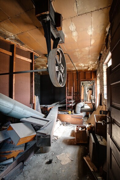 More Photos Of 2500 E Marshall St, Richmond Office For Lease