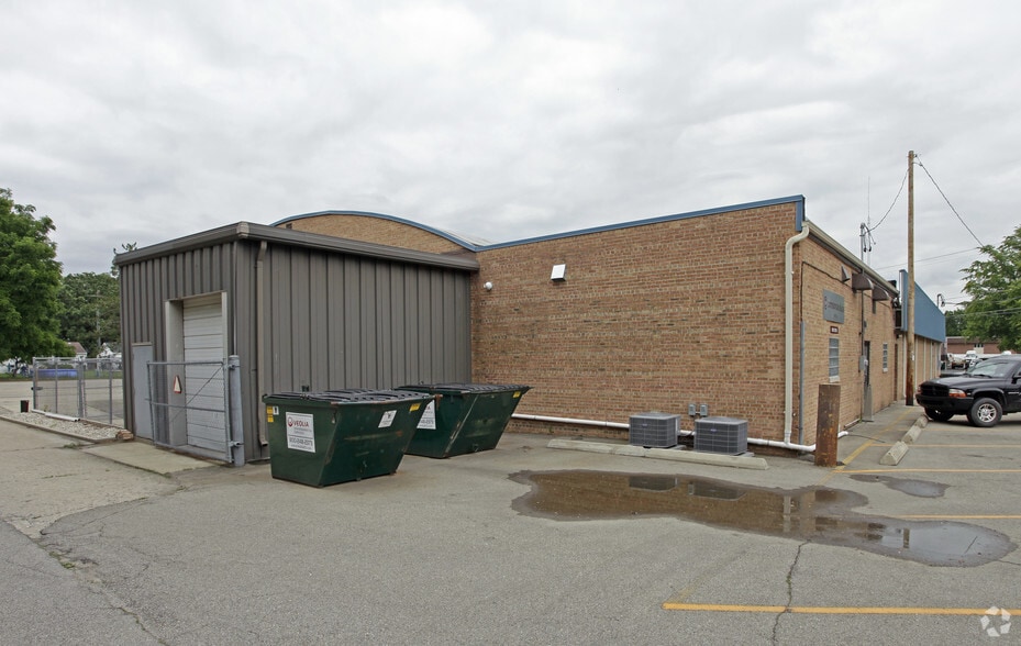 More Photos Of 730 Madison Ave, Fort Atkinson General Retail For Lease