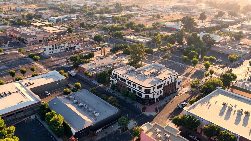 More Photos Of 400-410 E Main St, Visalia Office For Lease