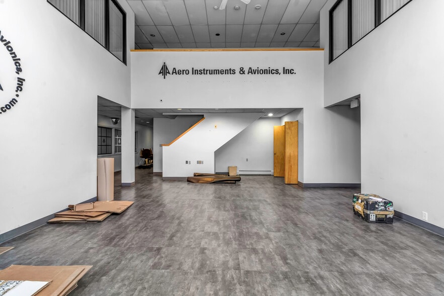 More Photos Of 7290 Nash Rd, North Tonawanda Showroom For Sale