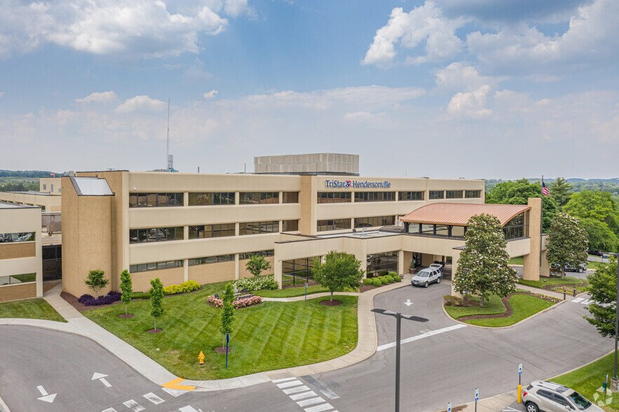 Primary Photo Of 353 New Shackle Island Rd, Hendersonville Medical For Lease