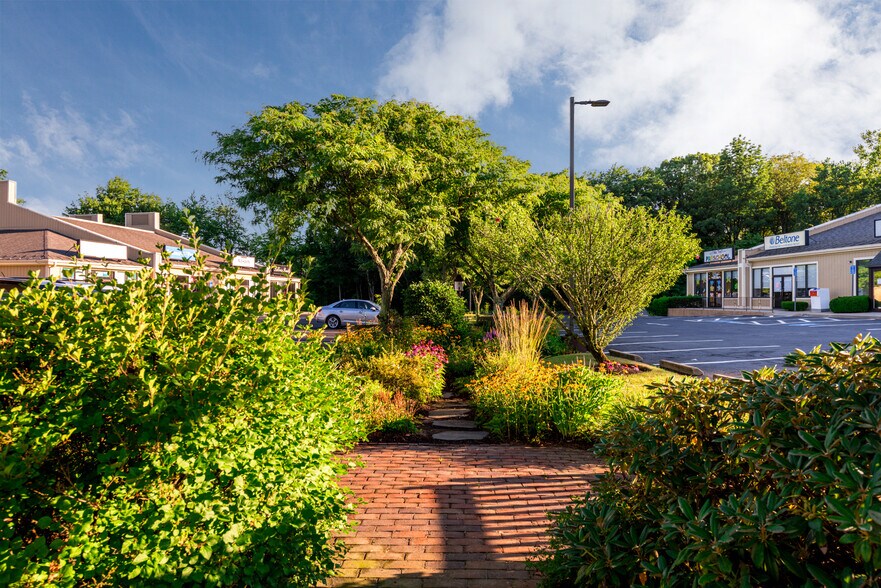 More Photos Of 2168 Diamond Hill Rd, Woonsocket Unknown For Lease