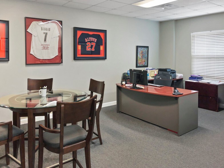 More Photos Of 102 E Walker St, League City Office For Sale