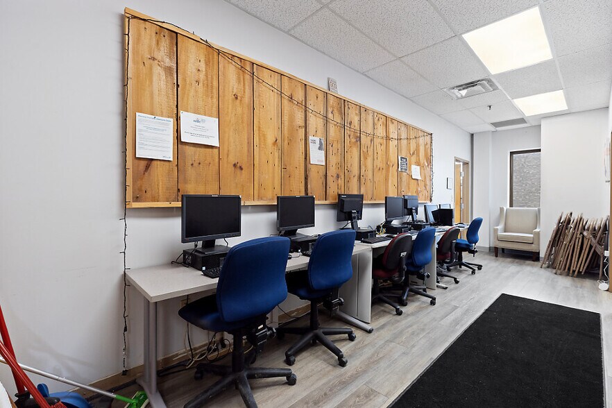 More Photos Of 7 Noyes Street Pl, Augusta Office For Sale