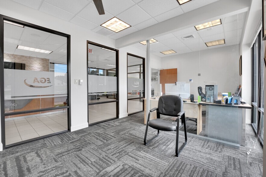 More Photos Of 1326 Progress Dr, Front Royal Flex For Sale