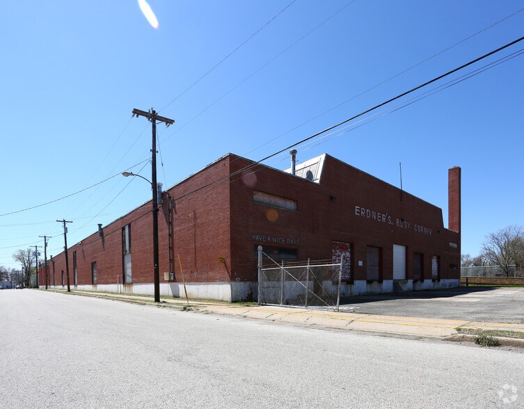 Primary Photo Of 27 Hubbell Ave, Salem Manufacturing For Sale