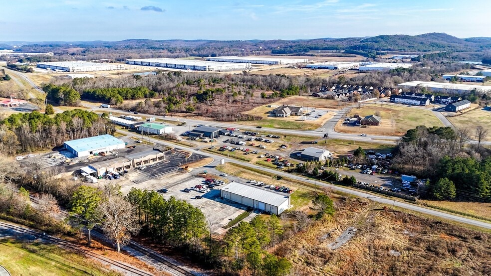 More Photos Of 93 Old Dixie Hwy, Adairsville Showroom For Lease