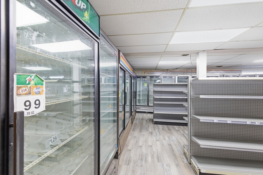 More Photos Of 233 Lexington Ave, Mansfield Convenience Store For Sale