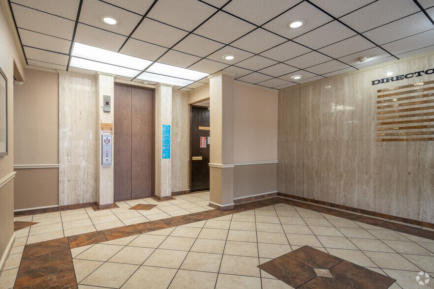 More Photos Of 4615 N I-45, Houston Unknown For Lease