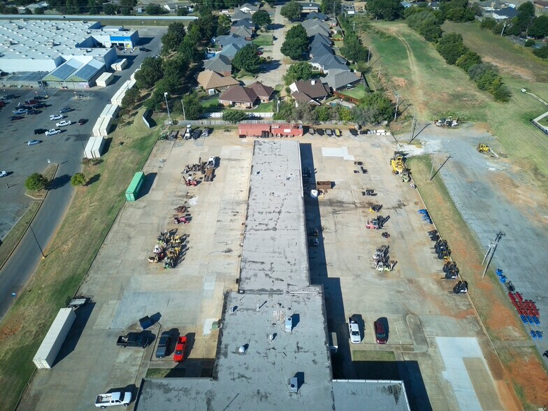 More Photos Of 1909 N Highway 81, Duncan Auto Dealership For Sale