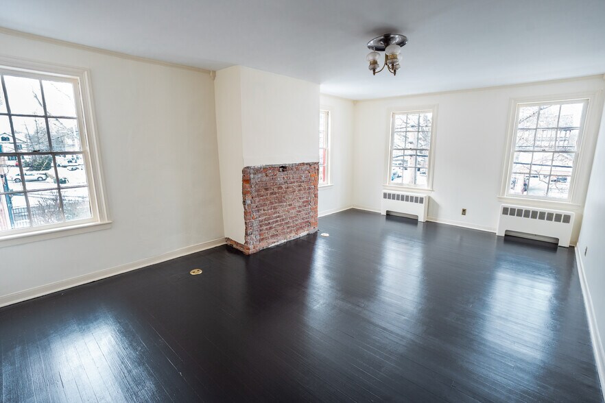 More Photos Of 8 Pearl St, Kingston Loft Creative Space For Sale