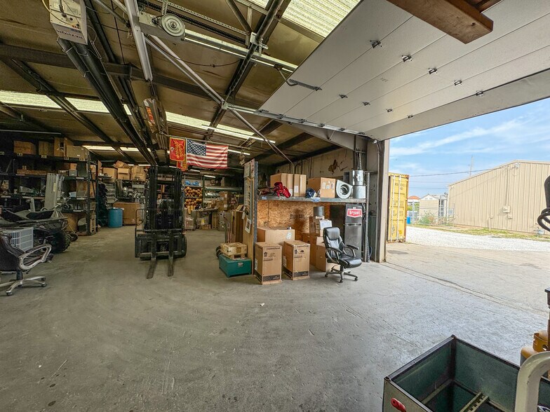 More Photos Of 17230-17232 Bel-Ray Pl, Belton Warehouse For Sale